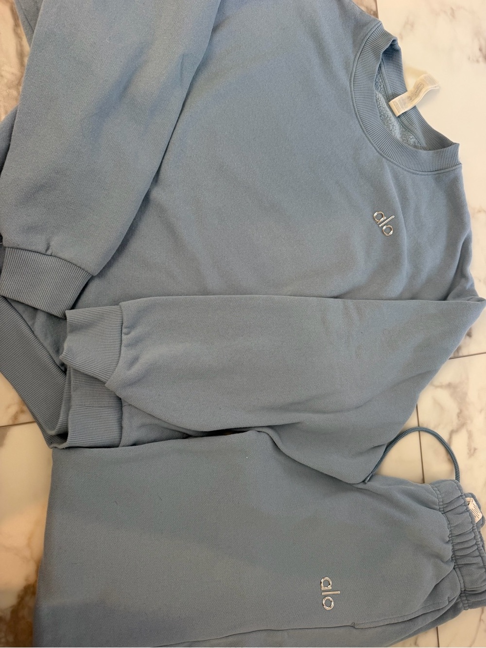 ALO Yoga celestial blue set - Picture 2 of 6